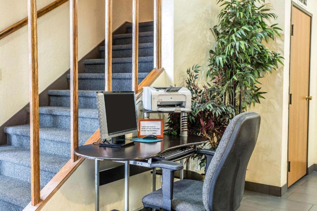 Rodeway Inn Lawton Εξωτερικό φωτογραφία